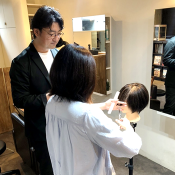 スルスムカット講習の最大のメリットはマンツーマンで学べること